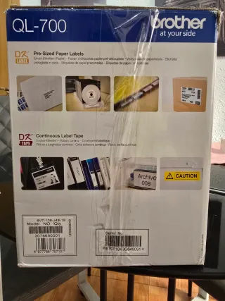 Impresora de etiquetas profesional Brother QL-700
