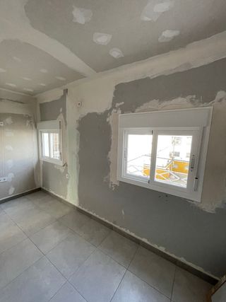 Montaje y fabricación ventanas PVC y aluminio