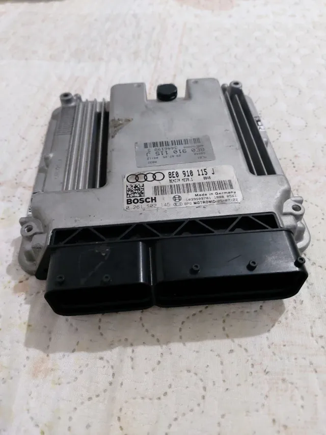 Centralita Motor Audi 8E0 910 115 J Gasolina