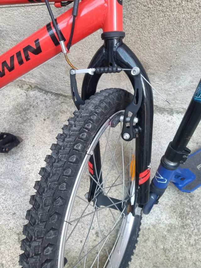 Bicicleta infantil BTWIN roja