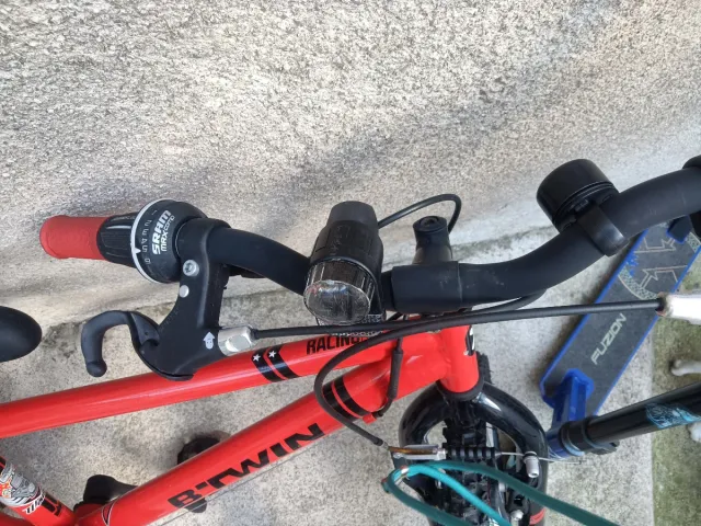 Bicicleta infantil BTWIN roja