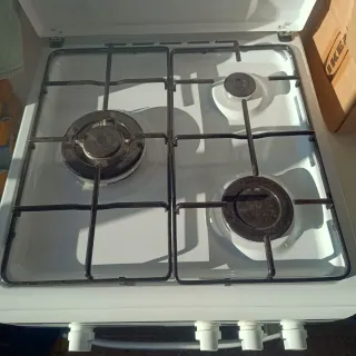 Cocina-horno Rommer 3 fuegos más campana