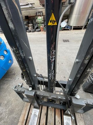 Mástil Hidráulico ATIB 2200kg con Desplazador