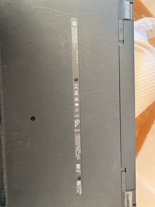 Portátil HP Rojo + Cargador