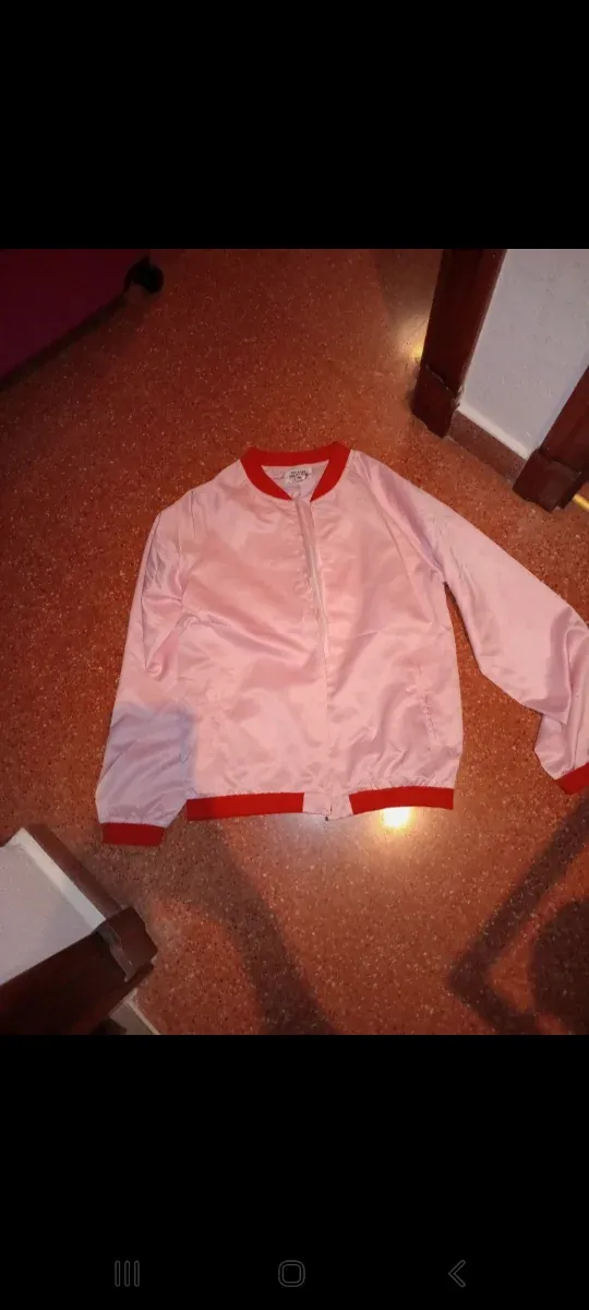 Chaquetilla bomber rosa y roja