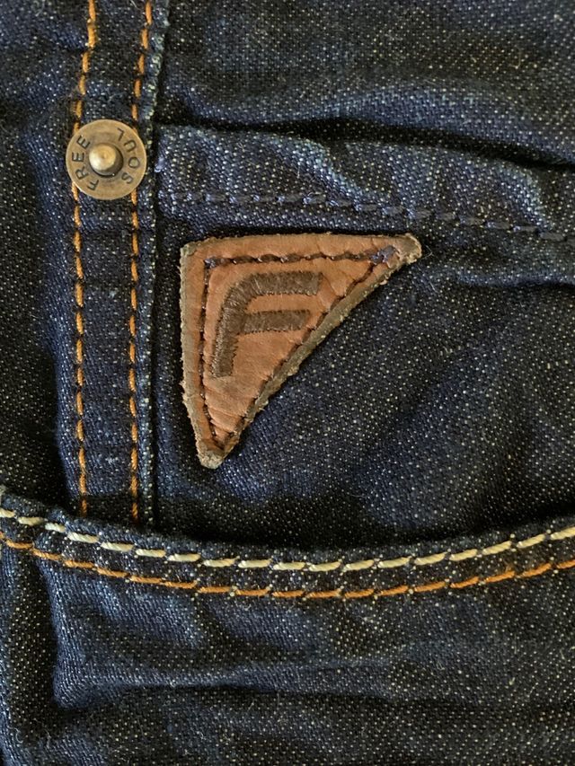 Pantalón vaquero FREESOUL tiro bajo