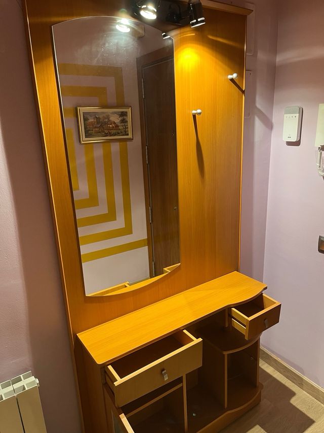 Mueble recibidor madera y cristal