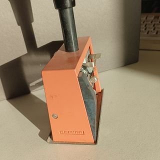 Timbro metallico numeratore + datario Reiner