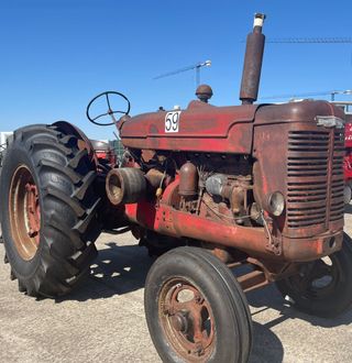 Tractor McCormick Deering W9