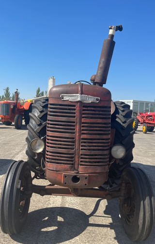 Tractor McCormick Deering W9