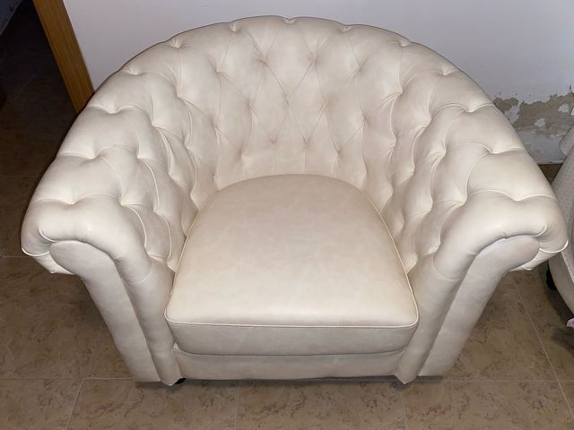 2 sillones Chesterfield Blancos