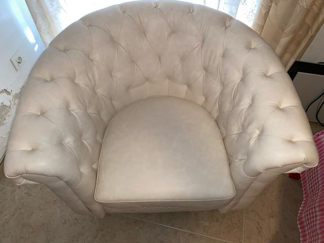 2 sillones Chesterfield Blancos