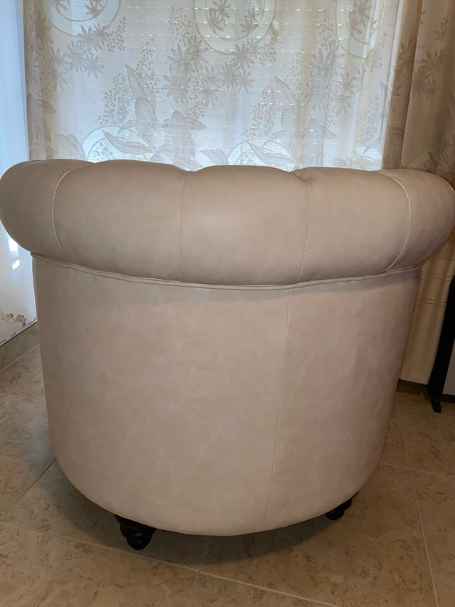 2 sillones Chesterfield Blancos