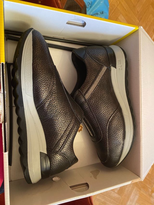 Zapatos 24 HRS Negros Talla 38 Muy buen estado