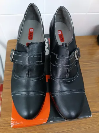 Zapatos 30s Treinta's Shoes Negros Tacón