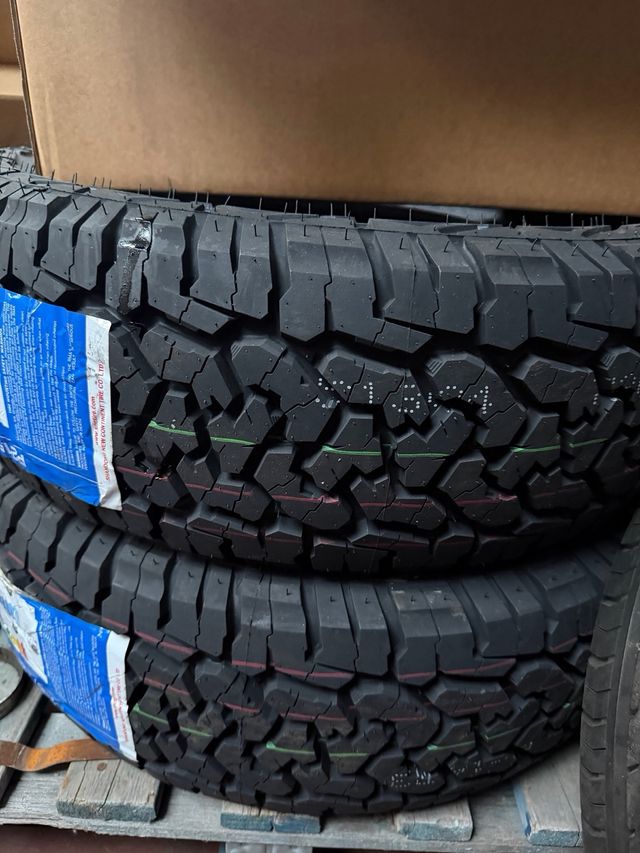 2 Neumáticos Mixtos Nuevos P215/70R16 99T