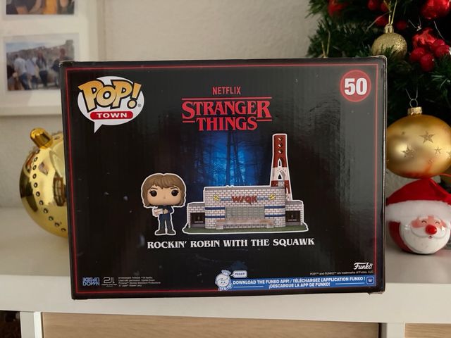 Funko Stranger Things Robin con The Squawk nuovo