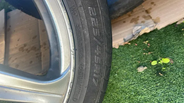 Llantas de aluminio y cubiertas 