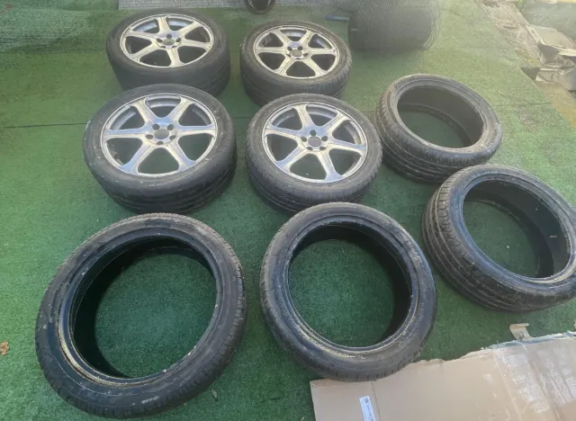 Llantas de aluminio y cubiertas 