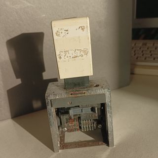 Timbro metallico numeratore datario