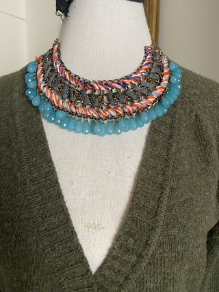 Collar babero tejido bohemio con cuentas