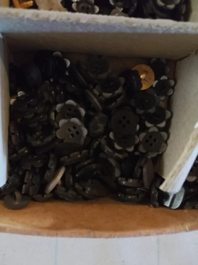 Lote de botones variados