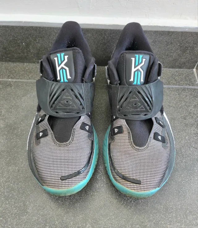 Zapatillas Nike Kyrie low 3 "moon glow".