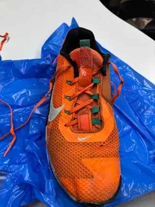 Nike Metcon 8 Naranja/Gris