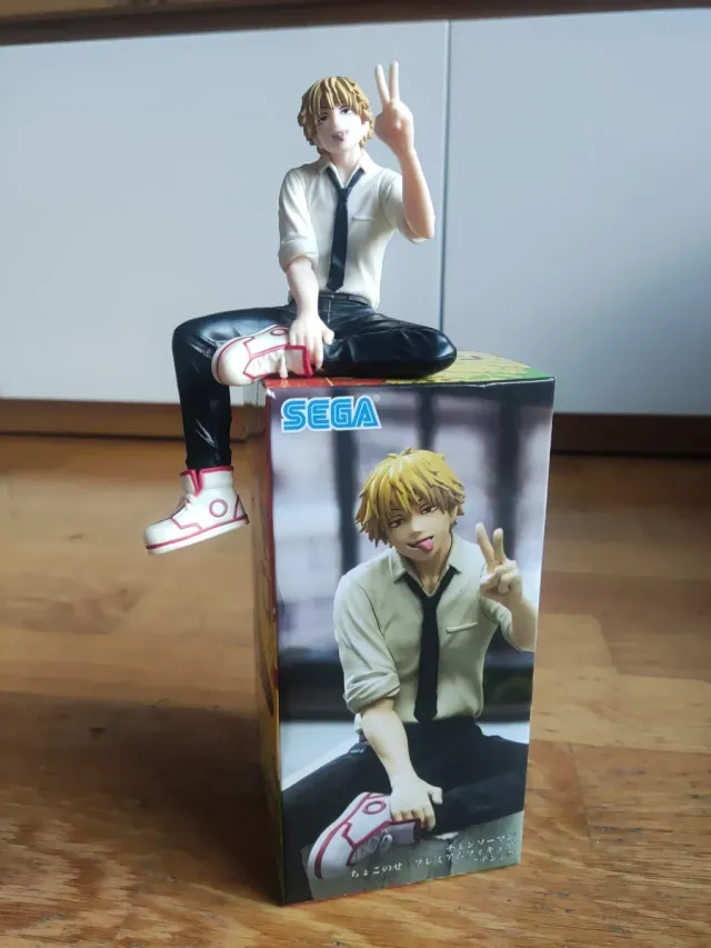 Figura Denji Sentado Chainsaw Man SEGA