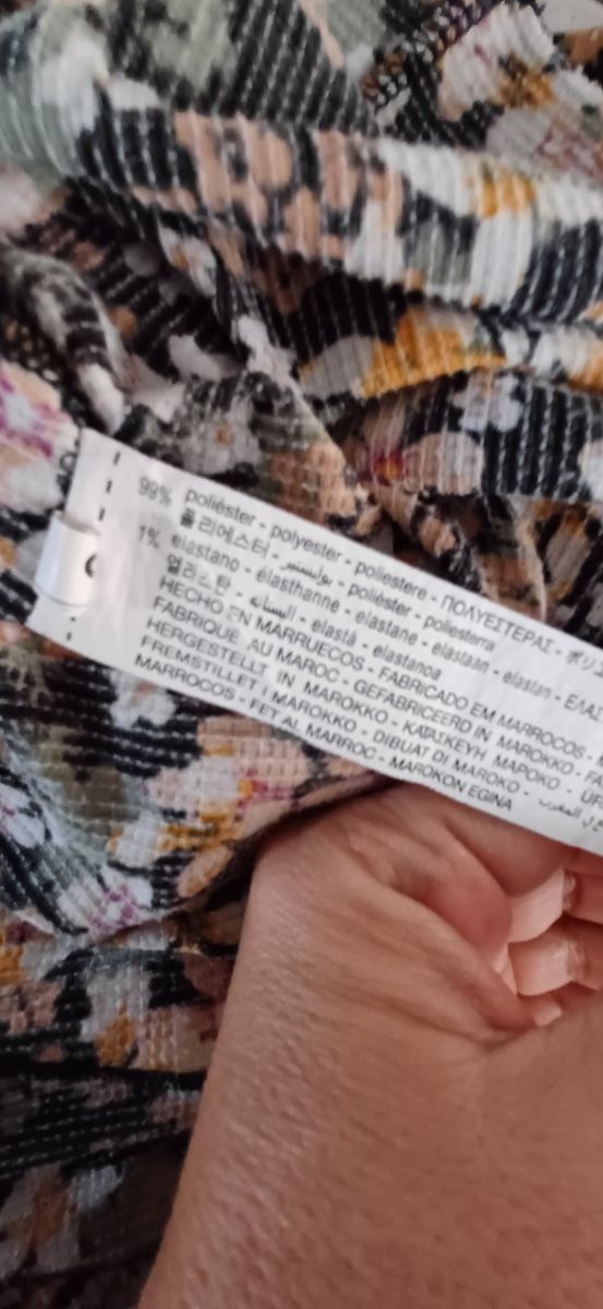 Vestido Zara floral negro talla M