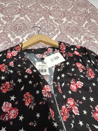 Vestido de la marca Elogy, nuevo con etiqueta.