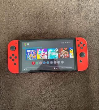 Nintendo Switch OLED Roja impoluta+ Juegos