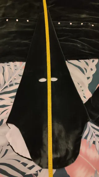 Túnica  y antifaz , Esperanza de Triana Virgen.