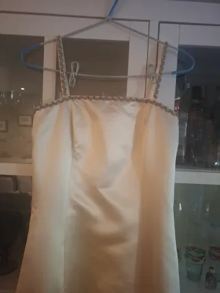 Vestido largo color crema