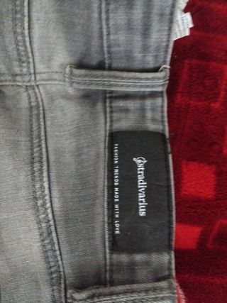 Pantalones Stradivarius grises