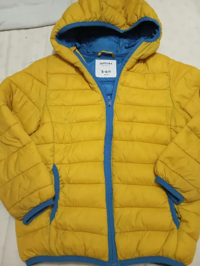 Chaqueta niño mostaza con capucha