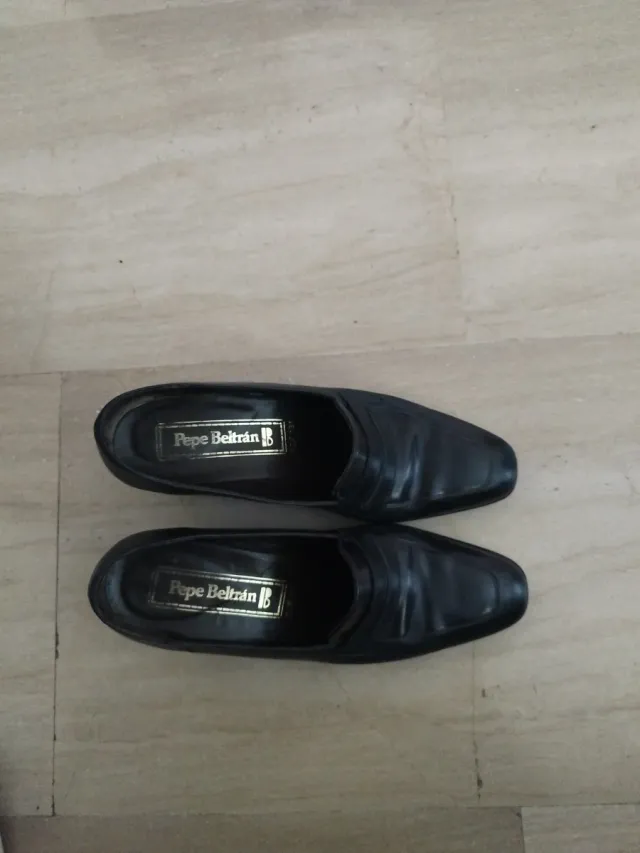 Zapatos de piel Pepe Beltrán negros