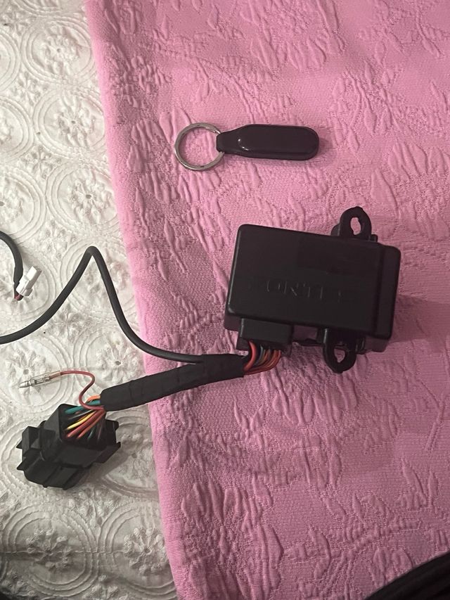 Centralita Zontes U125 con llave