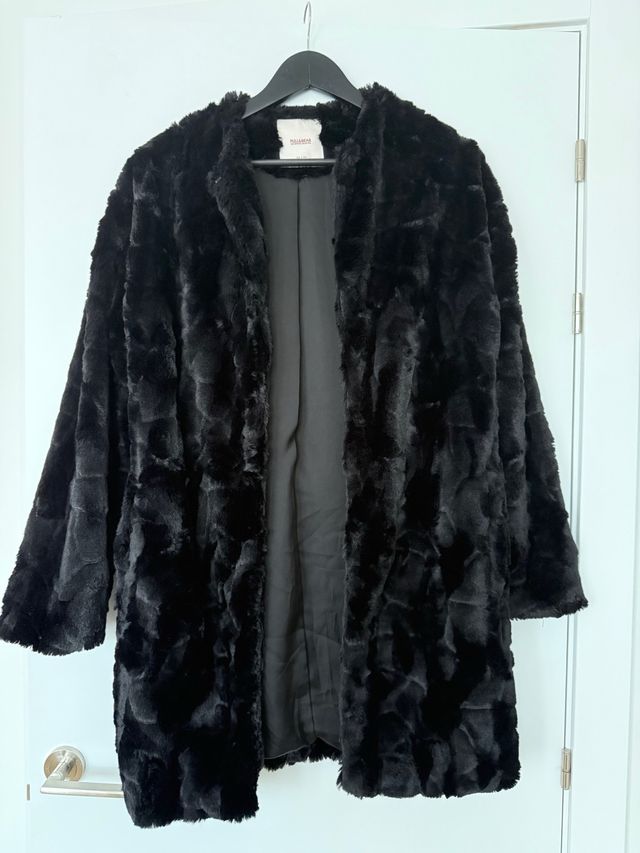 Abrigo Negro Pelo Sintético Pull&Bear