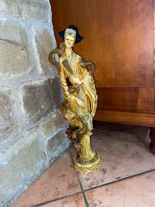 Statuetta cinese in resina