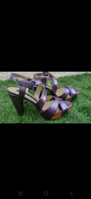 Sandalias Muxart Púrpura y Doradas