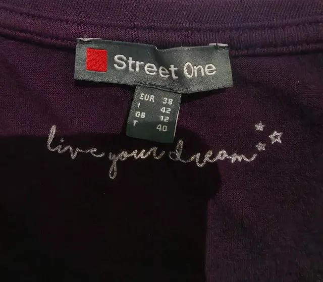 Camiseta Mery Jane Morada Talla M