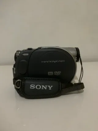 Videocamera Sony Handycam DCR-DVD105E