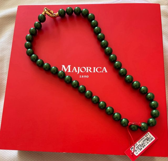 Collar perlas verdes Majorica cierre dorado