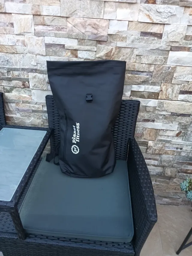Mochila Planet Fitness Negra