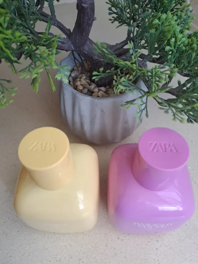 2 bottiglie vuote di profumo Zara Decoration Collection