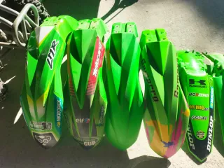 Plásticos Kawasaki Verdes