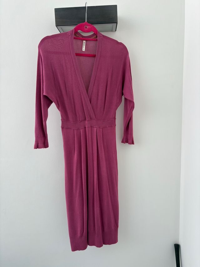 Vestido de punto midi rosa