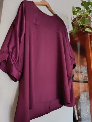 Blusa curva burdeos