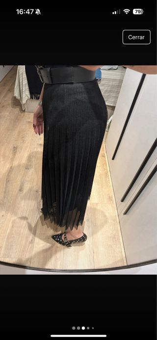 Falda midi rejilla negra
